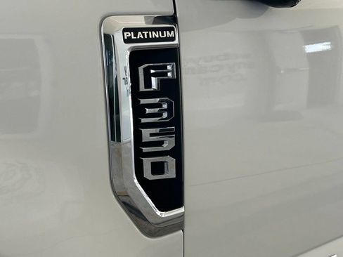 Used 2022 Ford F350 Platinum w/ FX4 Off-Road Package AWD/4WD image 15