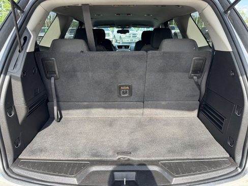 Used 2016 GMC Acadia SLE FWD image 18