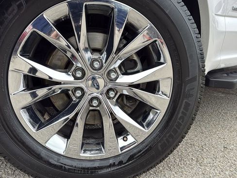 Used 2015 Ford F150 Lariat w/ Equipment Group 502A Luxury image 7