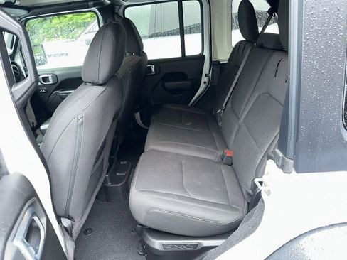 Used 2023 Jeep Wrangler Unlimited w/ Cold Weather Group AWD/4WD image 5