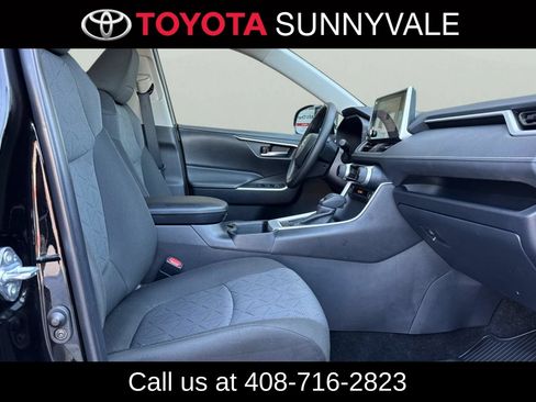 Certified 2025 Toyota RAV4 XLE FWD image 21