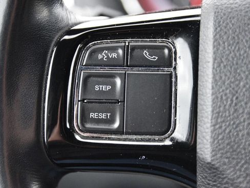 Used 2019 Dodge Grand Caravan SXT image 23