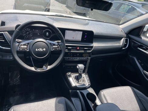 Used 2025 Kia Seltos EX w/ EX Sunroof Package AWD/4WD image 15