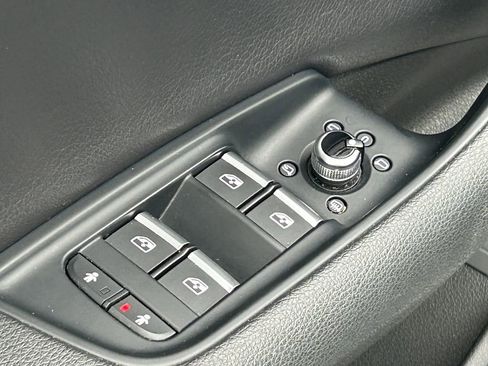 Used 2017 Audi Q7 3.0T Premium Plus w/ Premium Plus Package image 28