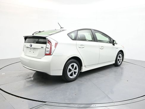 Used 2015 Toyota Prius Four image 7