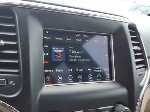 Used 2018 Jeep Grand Cherokee Limited image 10