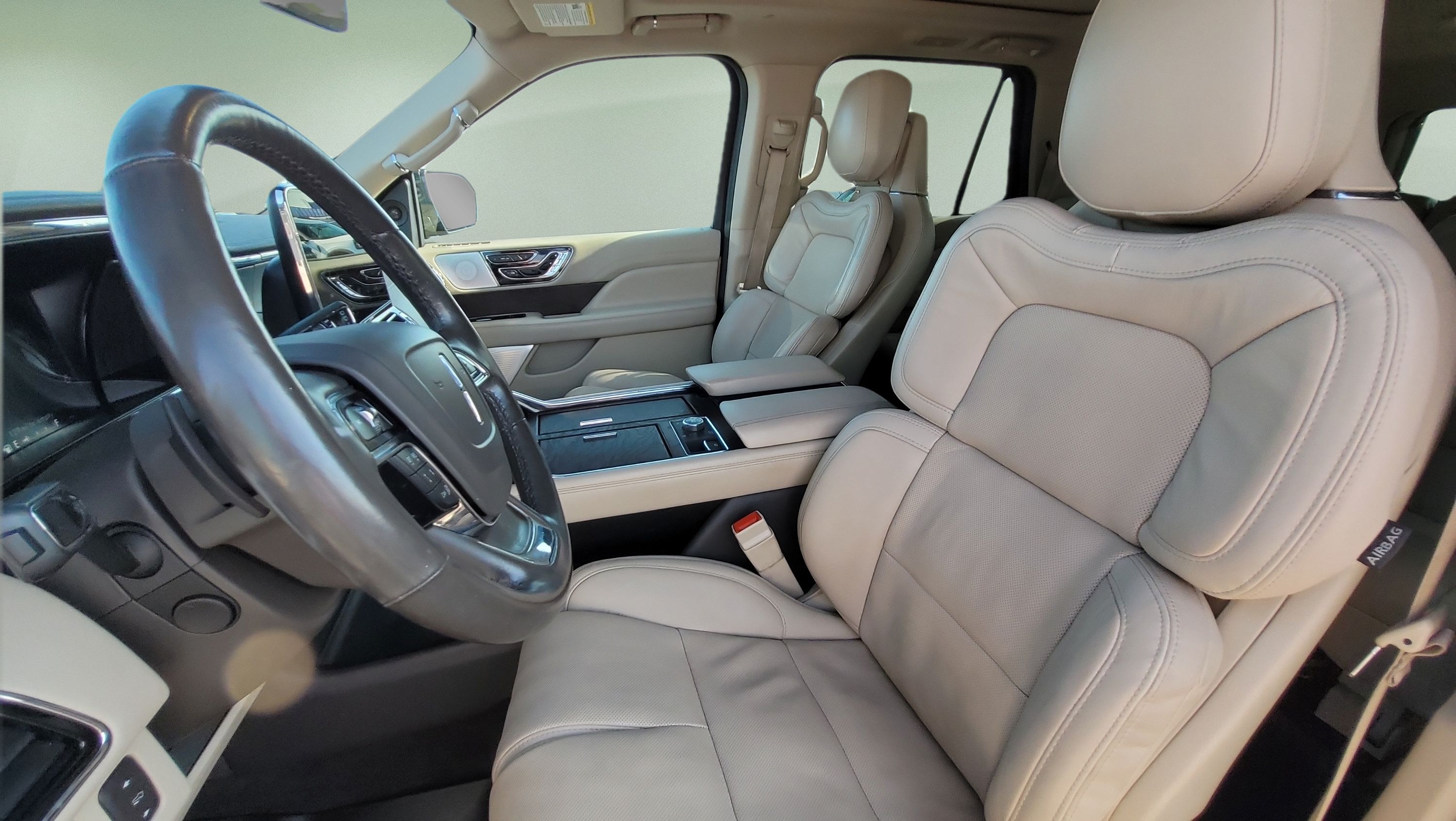 Used 2021 Lincoln Navigator L Reserve w/ Luxury Package AWD/4WD image 28