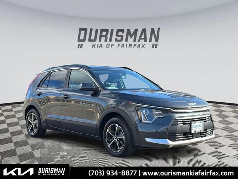 Used 2024 Kia Niro EX w/ EX Cold Weather Package image 28