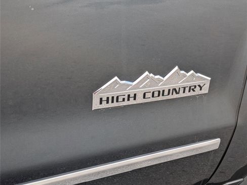 Used 2018 Chevrolet Silverado 1500 High Country image 9