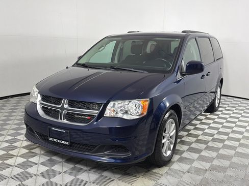 Used 2016 Dodge Grand Caravan SXT w/ Rear Park Assist Package FWD image 9