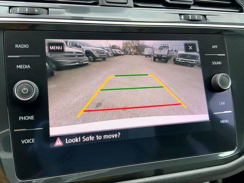 Used 2019 Volkswagen Tiguan SE image 26