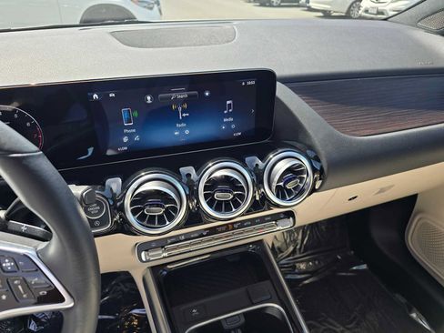 Used 2026 Mercedes-Benz GLA 250 4MATIC image 27