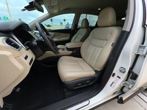 Used 2023 Nissan Murano SV FWD image 11