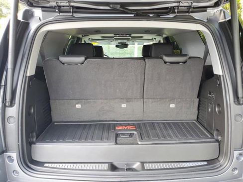 Used 2020 GMC Yukon Denali w/ Denali Premium Package image 30