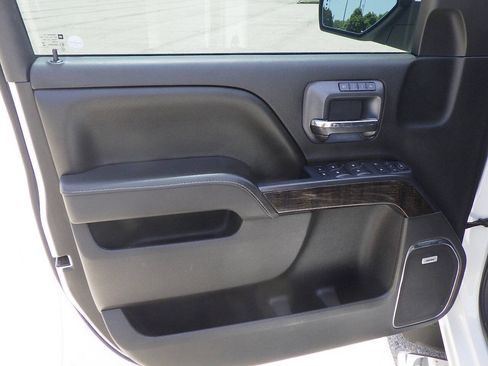 Used 2016 GMC Sierra 1500 Denali w/ Enhanced Driver Alert Package AWD/4WD image 9