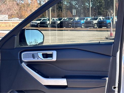 Used 2021 Ford Explorer Limited w/ Equipment Group 301A image 15