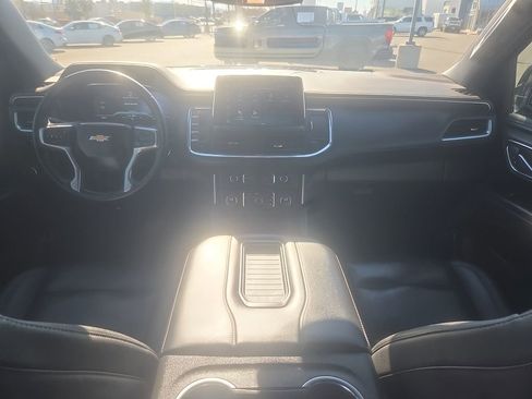 Used 2024 Chevrolet Suburban LT image 13