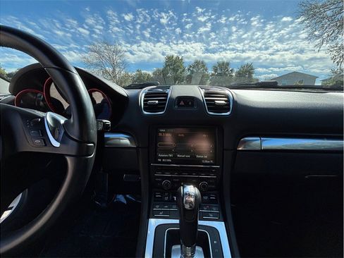 Used 2015 Porsche Boxster S RWD image 11
