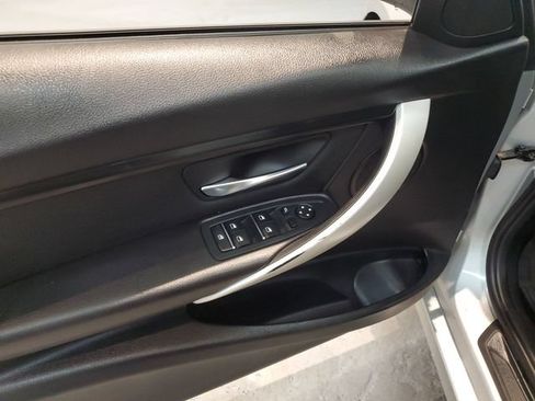 Used 2018 BMW 320i xDrive Sedan AWD/4WD image 11