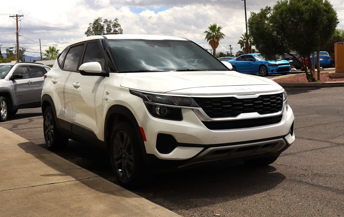 Used 2023 Kia Seltos LX AWD/4WD image 14