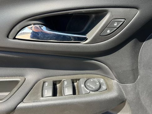 Used 2023 Chevrolet Equinox RS w/ RS Leather Package FWD image 10