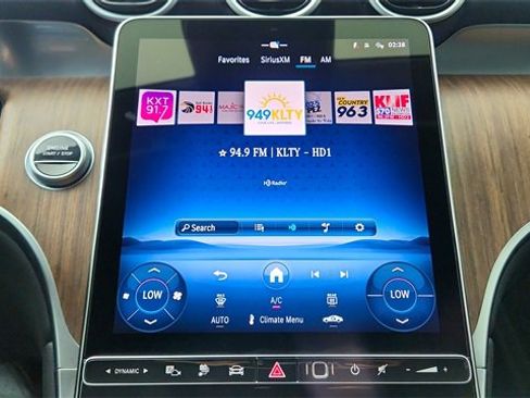 Used 2025 Mercedes-Benz GLC 350e GLC 350e image 48