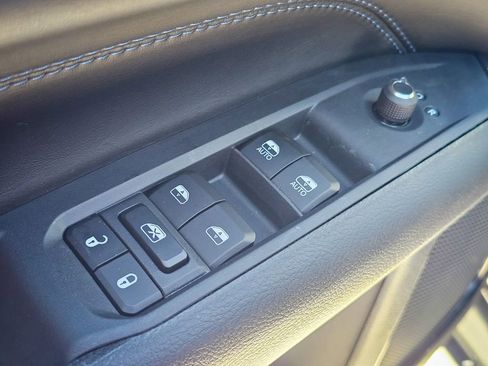 New 2026 Jeep Compass Latitude image 10