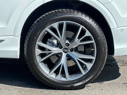 Used 2023 Audi Q8 Premium Plus AWD/4WD image 38