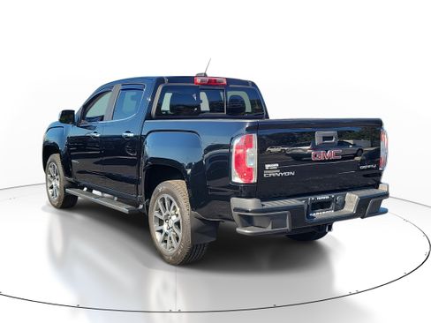 Used 2017 GMC Canyon Denali image 4