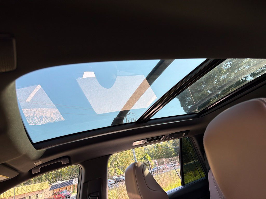 Used 2025 Toyota Grand Highlander AWD Hybrid image 22
