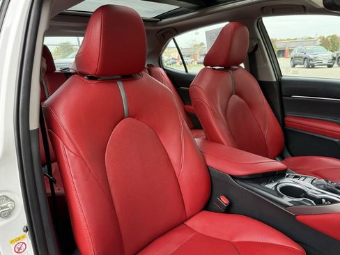 Used 2018 Toyota Camry XSE image 21