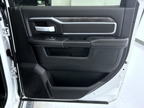 Used 2024 RAM 3500 Big Horn image 17