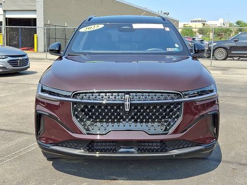Used 2025 Lincoln Nautilus Reserve w/ Jet Appearance Package AWD/4WD image 2