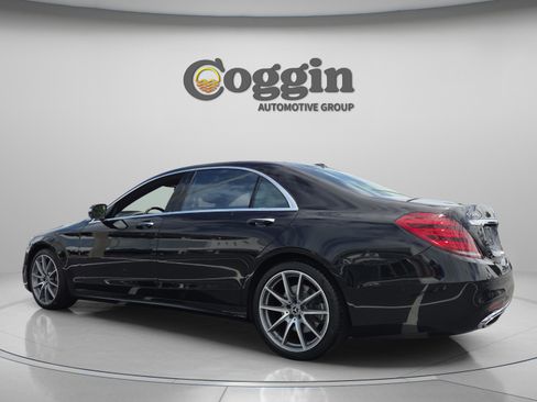 Used 2020 Mercedes-Benz S 560 Sedan image 3