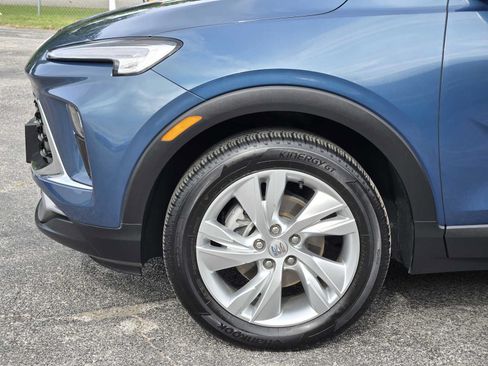Certified 2024 Buick Encore GX Preferred w/ Comfort Package FWD image 8