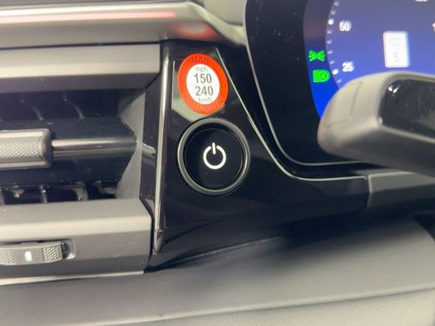 Used 2025 Porsche Macan 4S Electric image 26