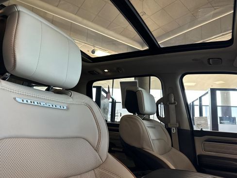 Certified 2025 RAM 1500 Tungsten w/ Trailer Tow Group image 16