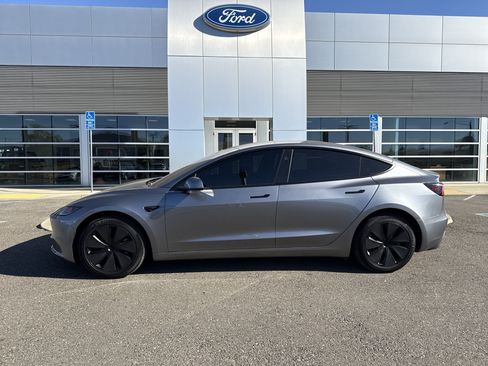 Used 2025 Tesla Model 3 Long Range RWD image 2