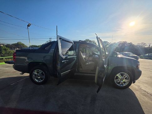 Used 2012 Chevrolet Avalanche LT w/ Texas Edition RWD image 31