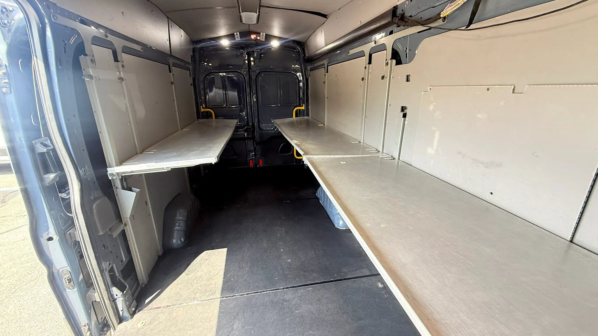 Used 2020 Ford Transit 250 148 High Roof Extended RWD image 15