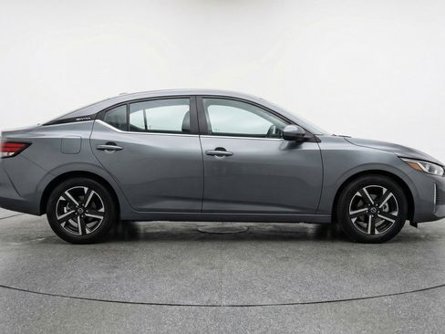 Used 2025 Nissan Sentra SV FWD image 11