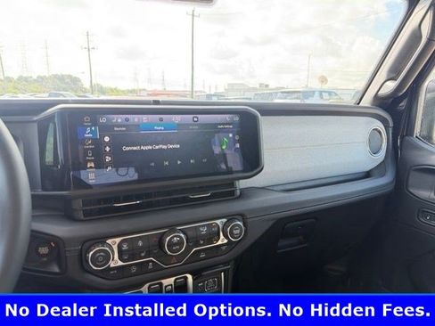 Used 2025 Jeep Wrangler Unlimited Sahara AWD/4WD image 7