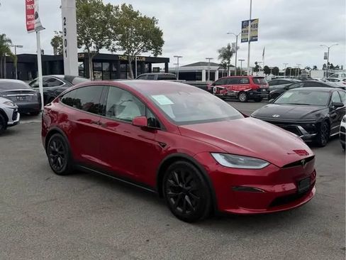 Used 2025 Tesla Model X AWD/4WD image 3