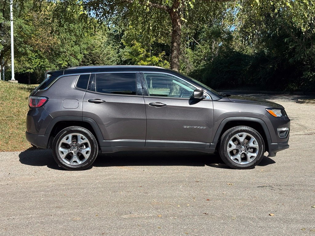 Used 2019 Jeep Compass Limited AWD/4WD image 4