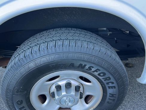 Used 2018 Chevrolet Express 2500 Van 3D w/ Driver Convenience Package image 33