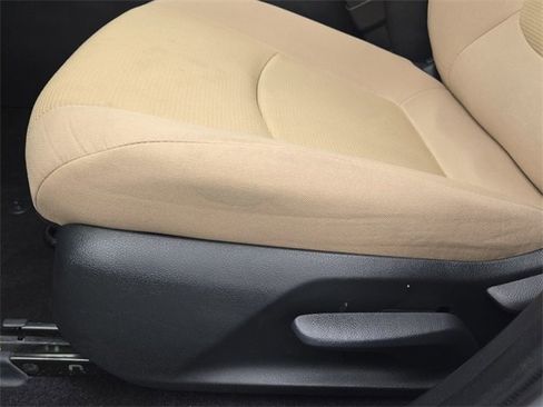 Used 2021 Toyota RAV4 LE image 16