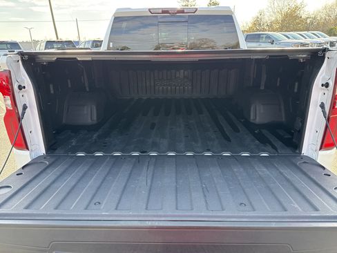 Used 2021 Chevrolet Silverado 1500 High Country w/ Technology Package image 19