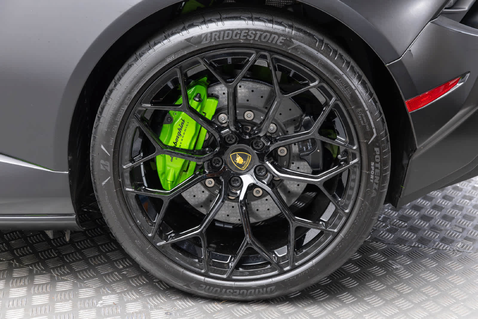 Used 2023 Lamborghini Huracan Tecnica RWD image 43