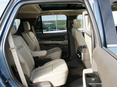 Used 2020 Ford Expedition XLT w/ Equipment Group 202A image 25