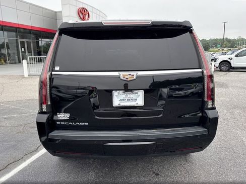 Used 2020 Cadillac Escalade Luxury AWD/4WD image 10